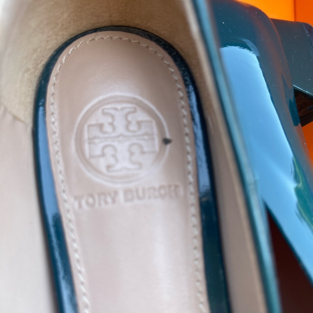 Pretty Tory Burch shoes , green gem color.